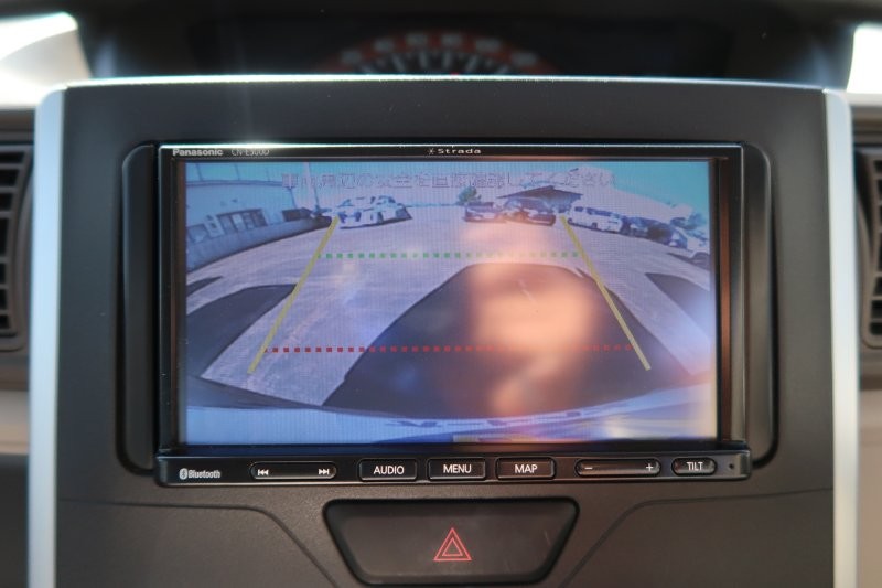 バックモニターで駐車をアシスト