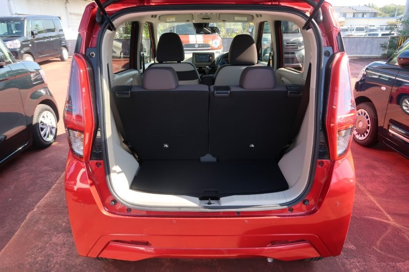 乗せる荷物に合わせてシートアレンジ可能　　　T.O