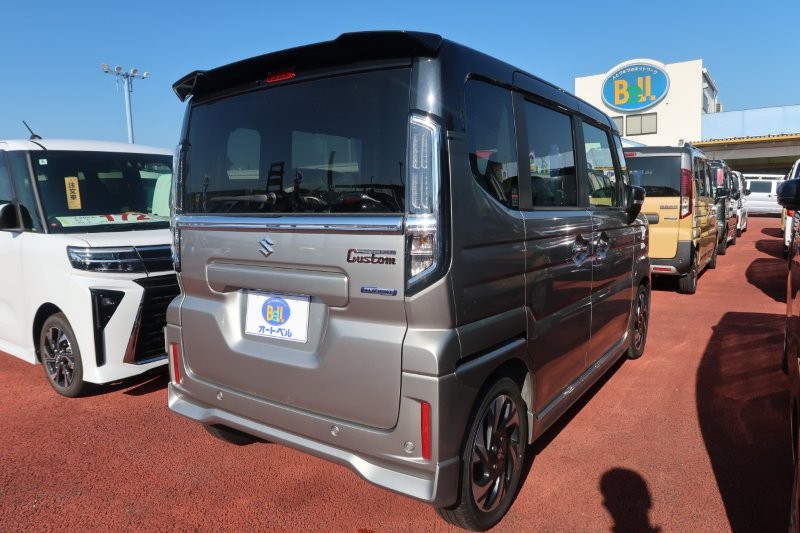 パーキングセンサーで障害物をお知らせ