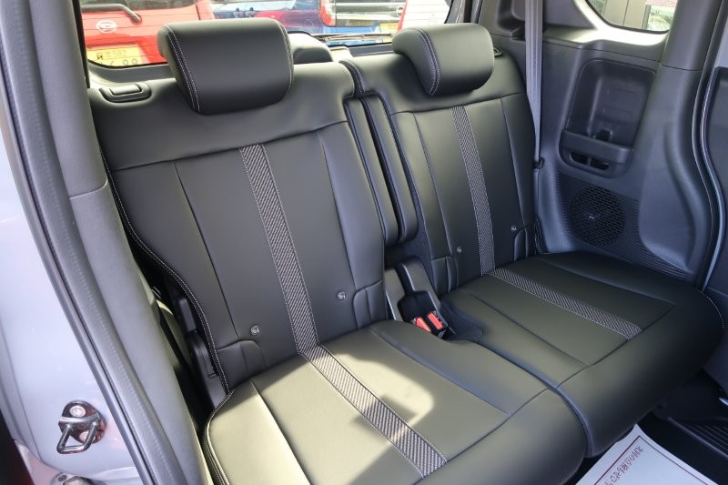 後席もゆったり乗れる室内空間