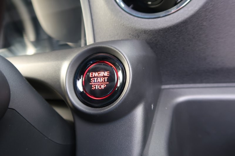 プッシュスタートで鍵の出し入れなし