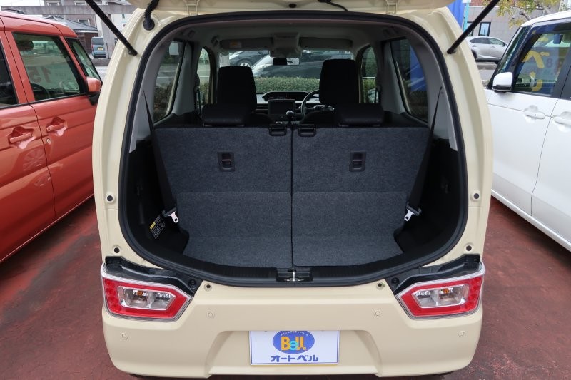 乗せる荷物に合わせてシートアレンジ可能　　　T.O