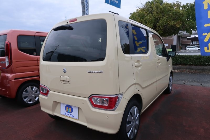 パーキングセンサーで障害物をお知らせ