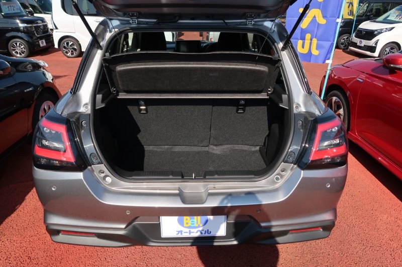荷物もたくさん積めるラゲッジスペース　　　T.O