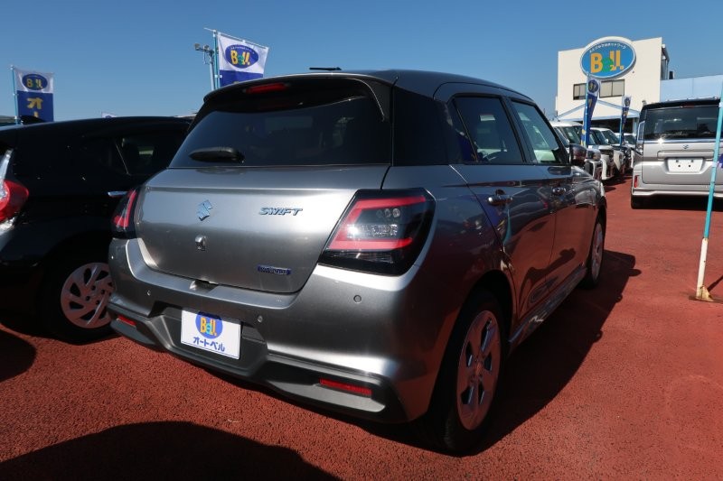 パーキングセンサーで障害物をお知らせ