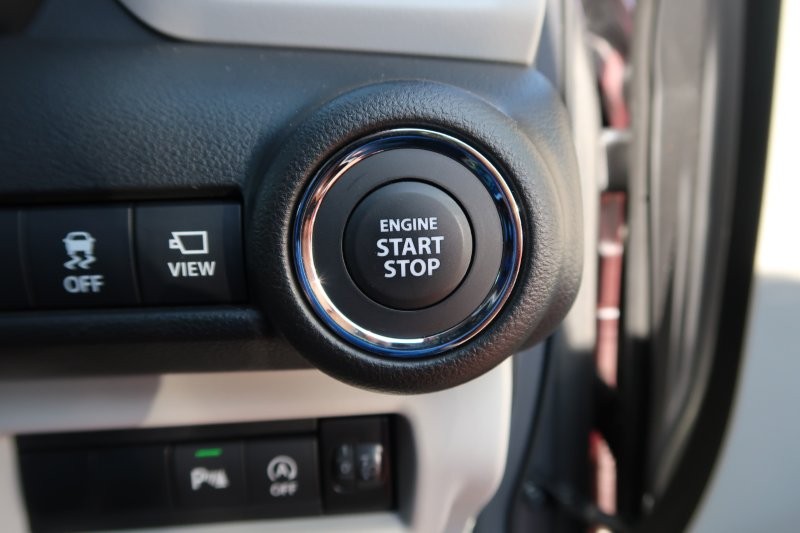 プッシュスタートで鍵の出し入れなし