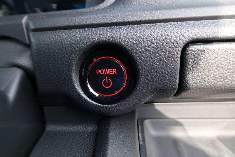 プッシュスタートで鍵の出し入れなし