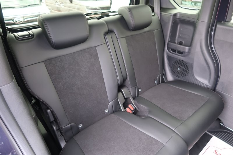 後席もゆったり乗れる室内空間