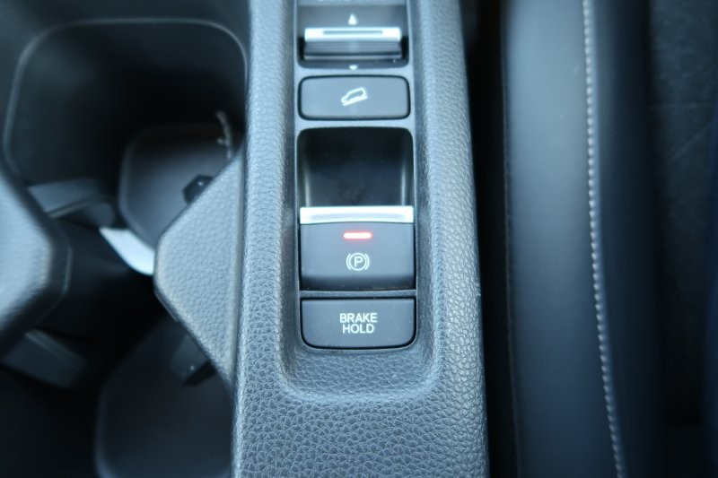 電子制御のパーキングブレーキ