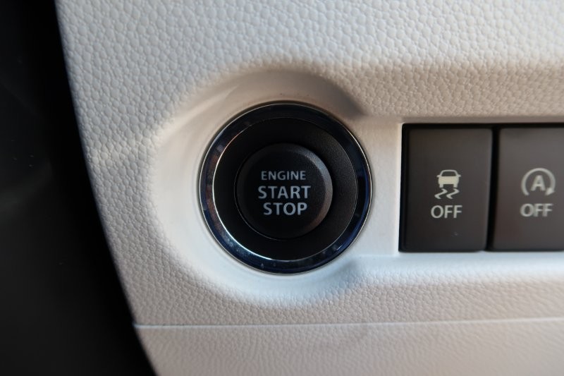 プッシュスタートで鍵の出し入れなし