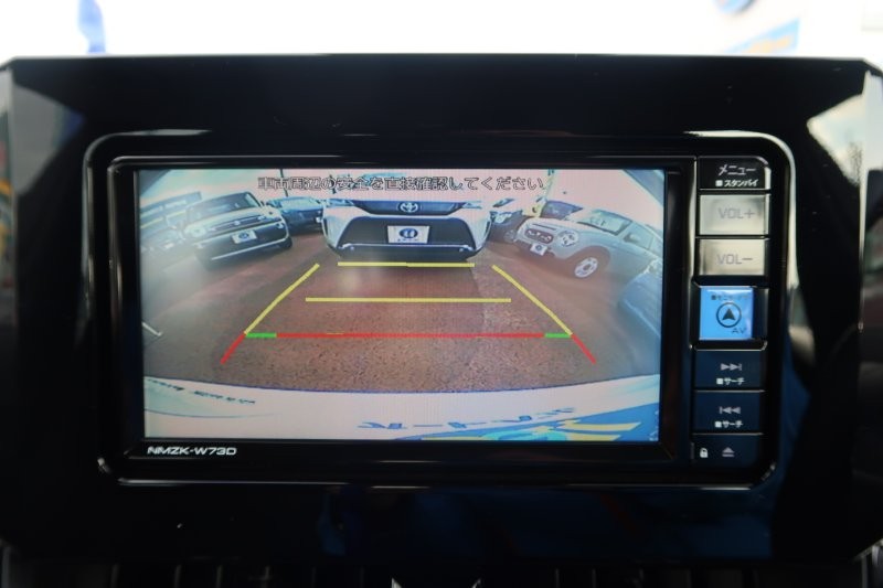 バックモニターで駐車をアシスト