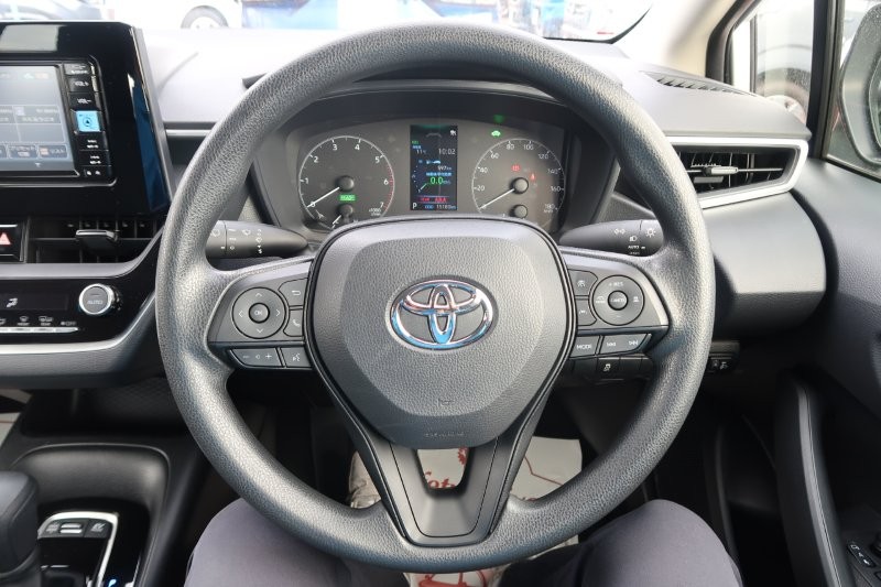 ハンドルのスイッチで簡単なオーディオ操作可能