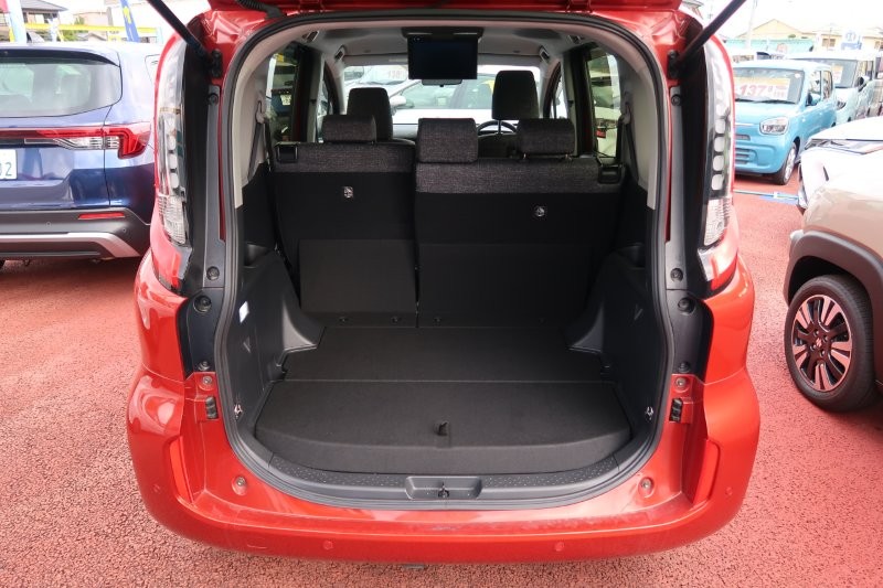 荷物もたくさん積めるラゲッジスペース　　　T.O