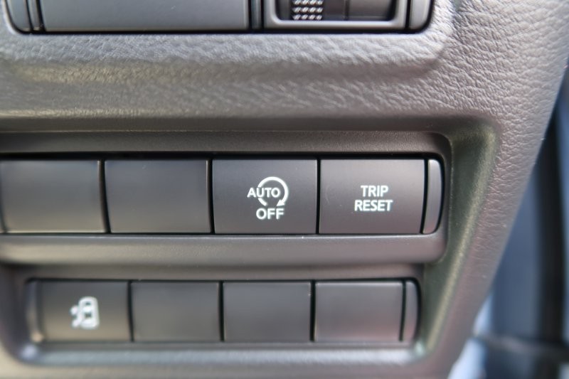 アイドリングストップで余計な燃料消費を抑える