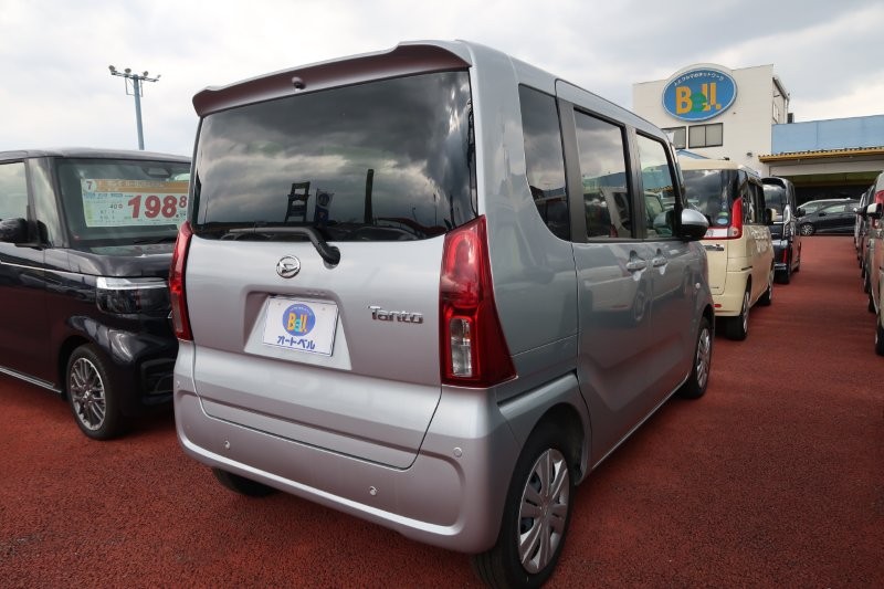 コーナーセンサーで障害物をお知らせ