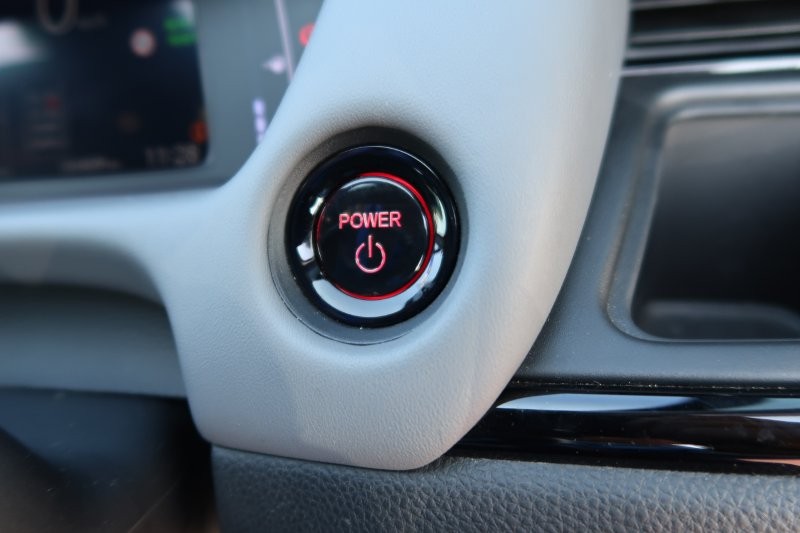 プッシュスタートで鍵の出し入れなし