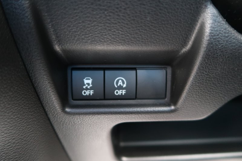 アイドリングストップで余計な燃料消費を抑える