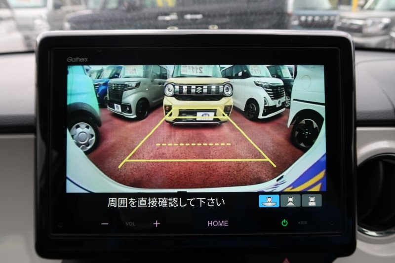 バックモニターで駐車をアシスト