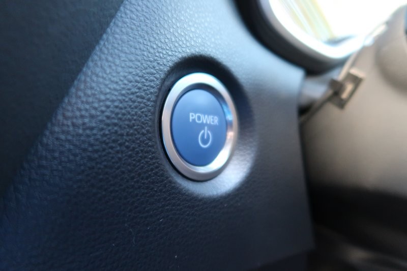 プッシュスタートで鍵の出し入れなし