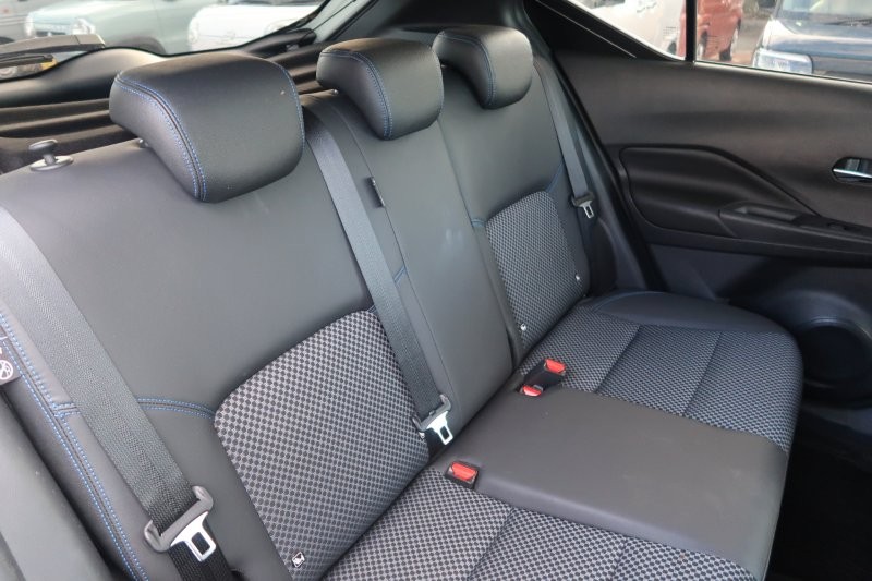 後席もゆったり乗れる室内空間