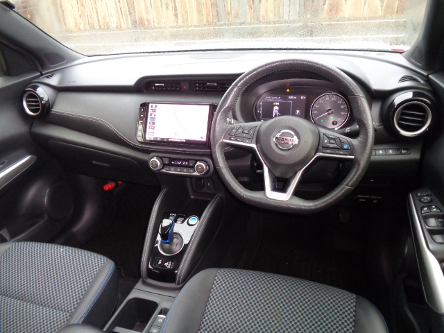 革巻ステアリング　フルオートエアコン