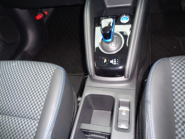 電制シフト　電動パーキングブレーキ