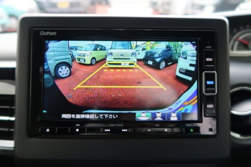 バックモニターで駐車をアシスト
