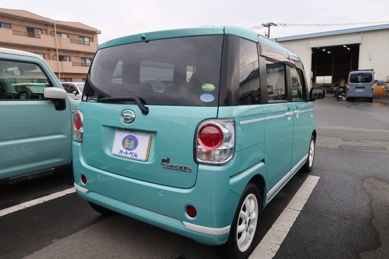 コーナーセンサーで障害物をお知らせ