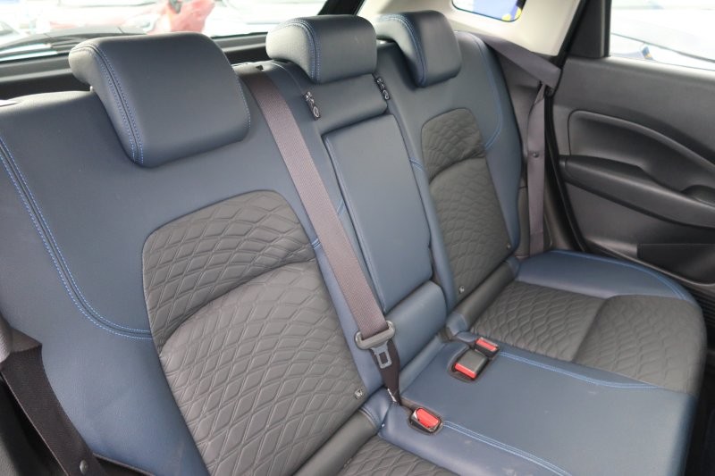 後席もゆったり乗れる室内空間