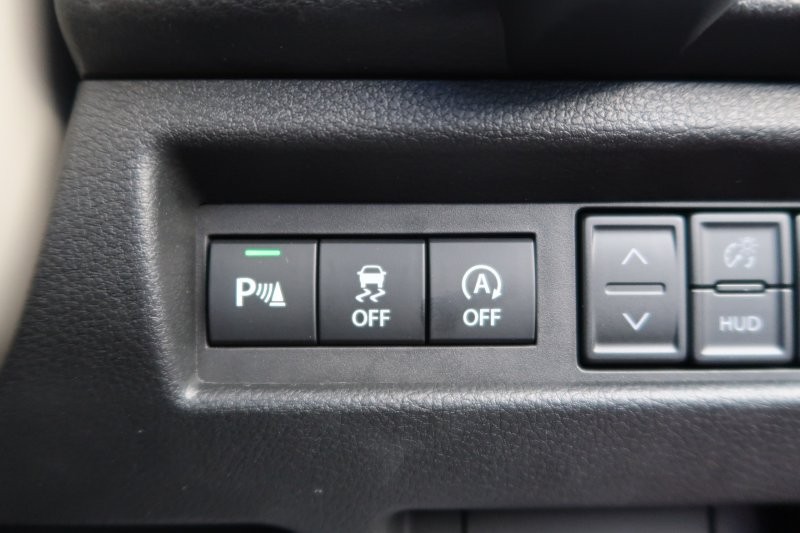 アイドリングストップで余計な燃料消費を抑える