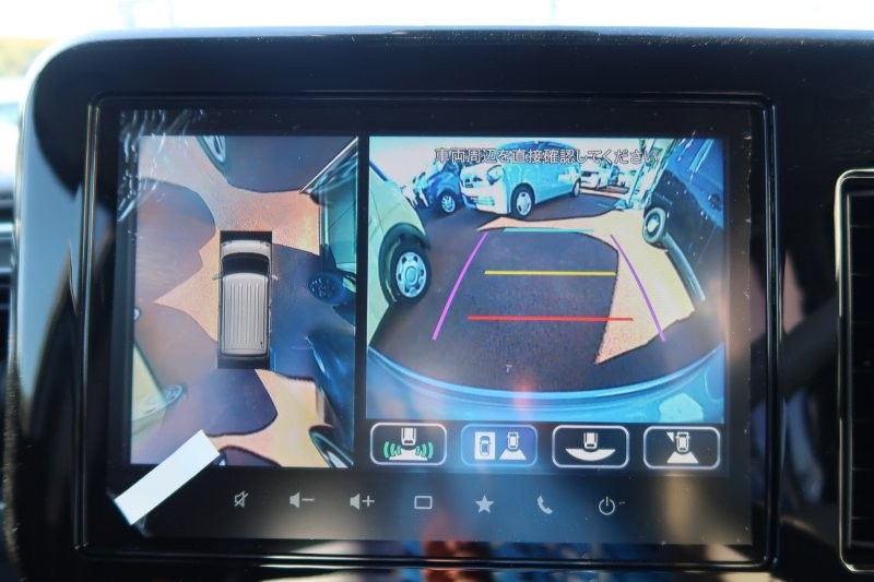 上から見たようなモニターで駐車をアシスト