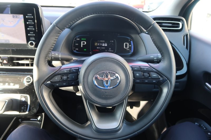 ハンドルのスイッチで簡単なオーディオ操作可能