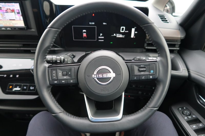 ハンドルのスイッチで簡単なオーディオ操作可能