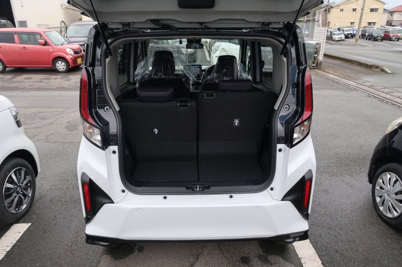 乗せる荷物に合わせてシートアレンジ可能　　　T.O