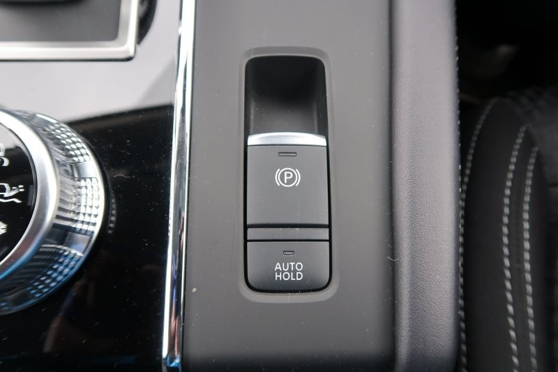 電子制御のパーキングブレーキ