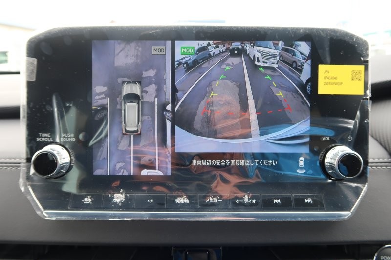 上から見たようなモニターで駐車をアシスト