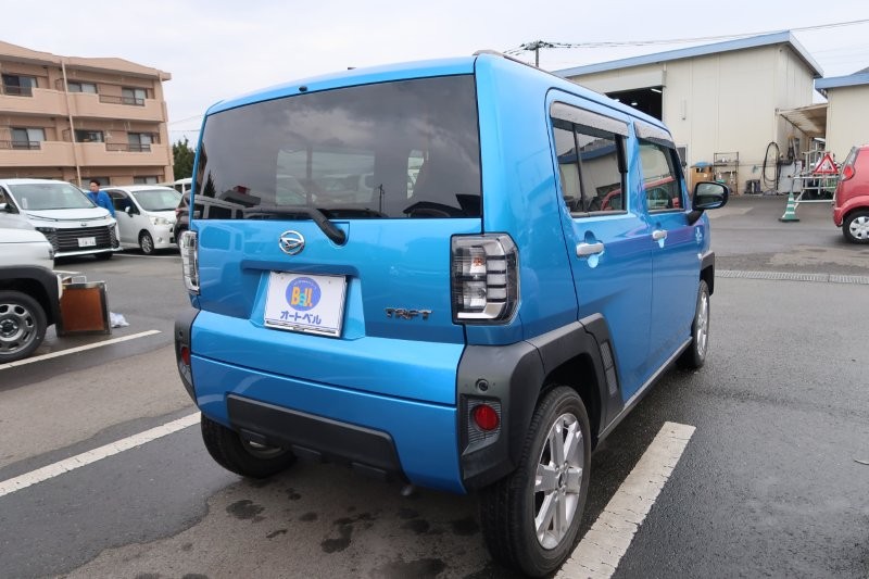 コーナーセンサーで障害物をお知らせ