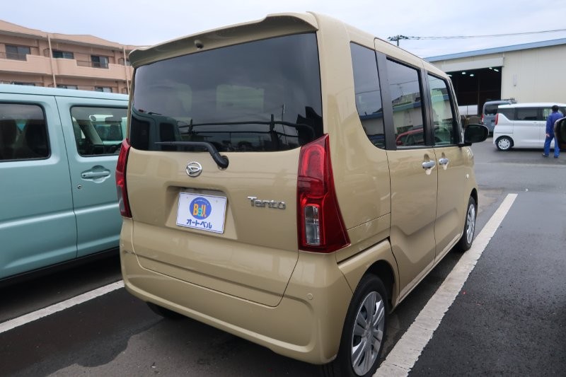 コーナーセンサーで障害物をお知らせ