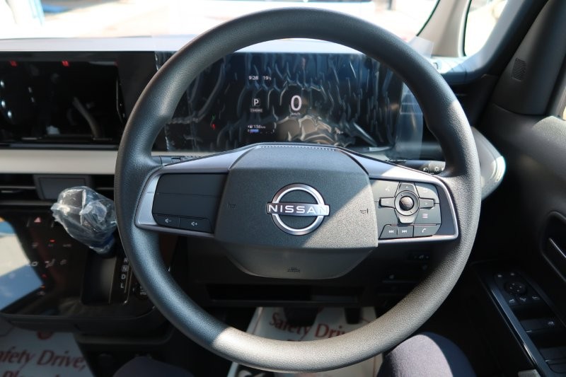 ハンドルのスイッチで簡単なオーディオ操作可能