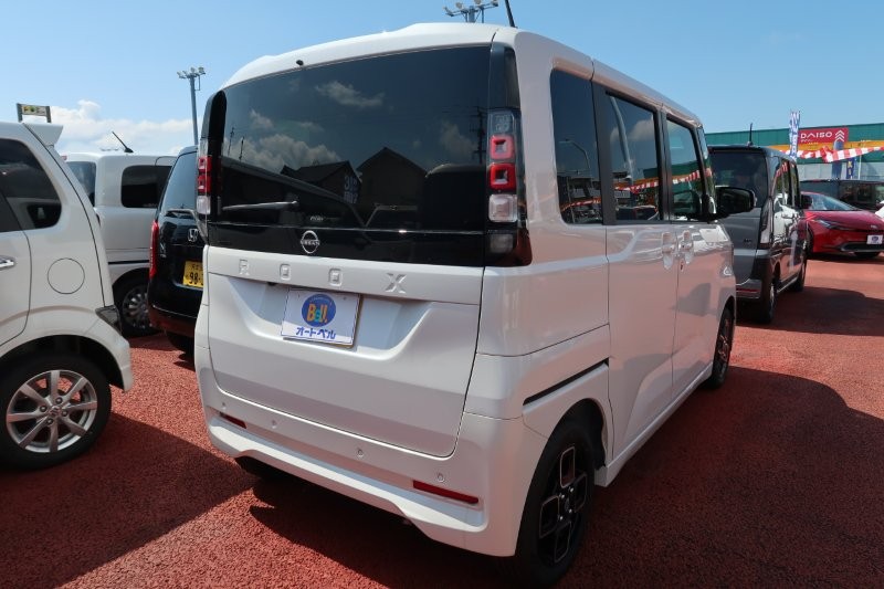 コーナーセンサーで障害物をお知らせ