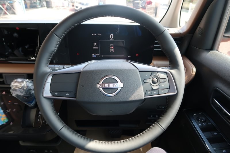 ハンドルのスイッチで簡単なオーディオ操作可能