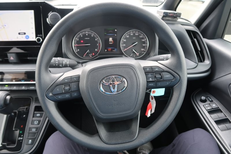 ハンドルのスイッチで簡単なオーディオ操作可能