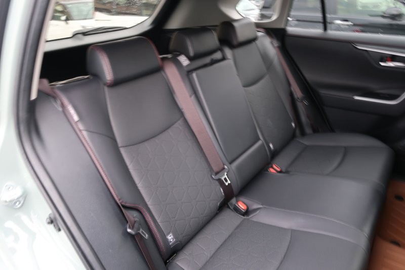 後席もゆったり乗れる室内空間