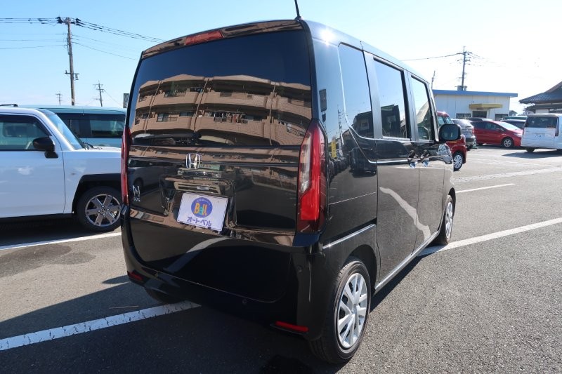 パーキングセンサーで障害物をお知らせ