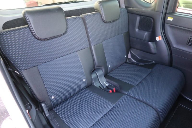 後席もゆったり乗れる室内空間