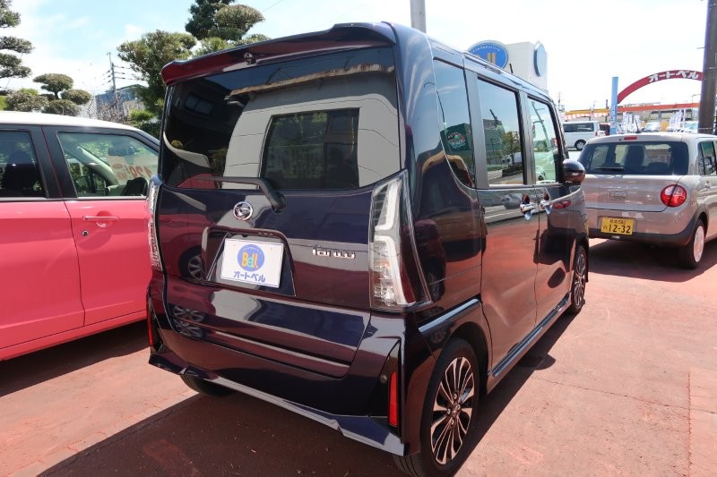 コーナーセンサーで障害物をお知らせ