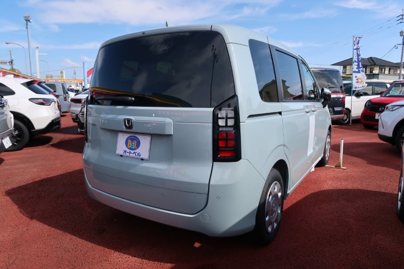 パーキングセンサーで障害物をお知らせ