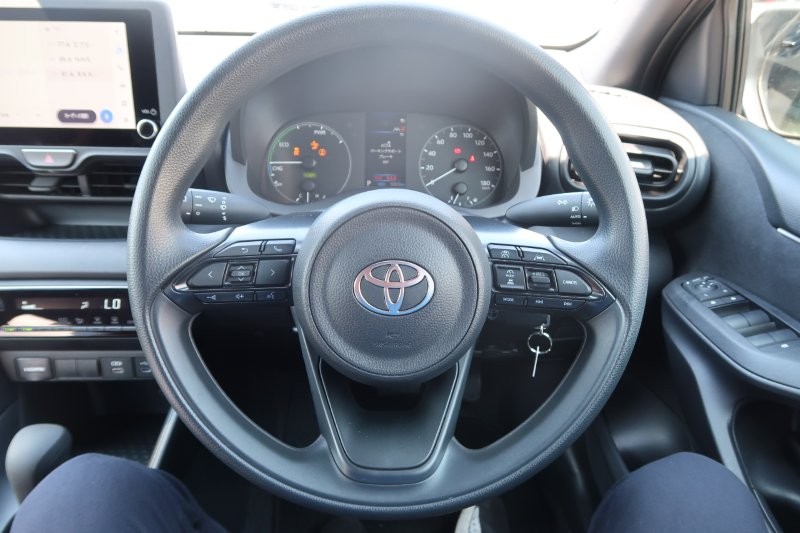 ハンドルのスイッチで簡単なオーディオ操作可能