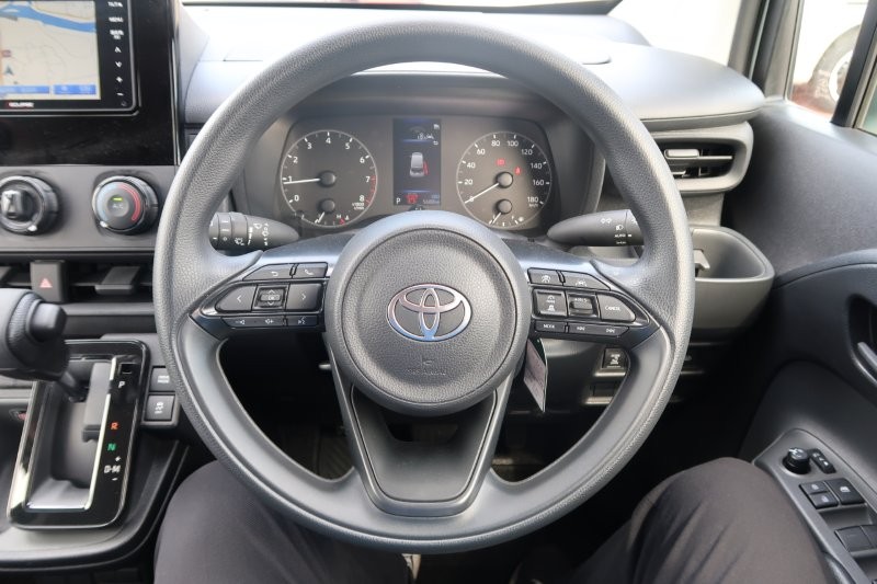 ハンドルのスイッチで簡単なオーディオ操作可能