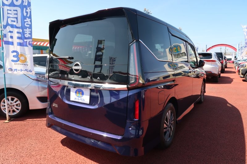 コーナーセンサーで障害物をお知らせ